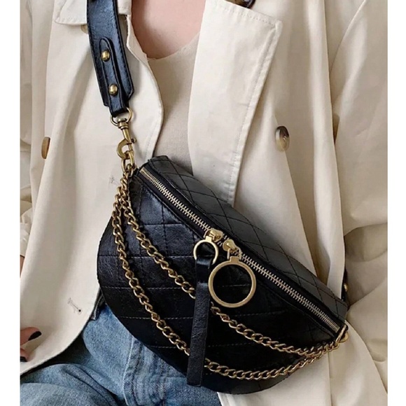 Handbags - Luxe Black Vegan Leather Zipper Suited Chain Fanny Pack Crossbody Bum Bag